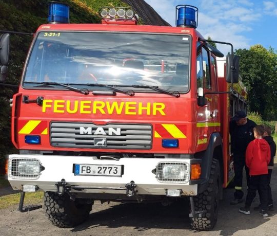Drittklässler der Geschwister-Scholl-Schule lernen Brandschutz hautnah